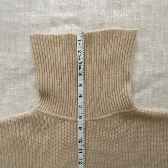 Pura Cashmere Fisherman Rib Knit Turtleneck Beige Sweater Size S NWOT - Picture 11 of 16